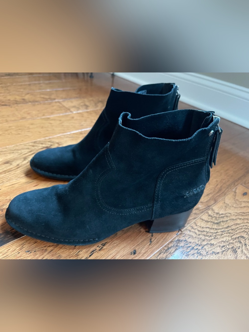 UGG Women’s Bandara Black Suede Ankle Boot Sz. 10